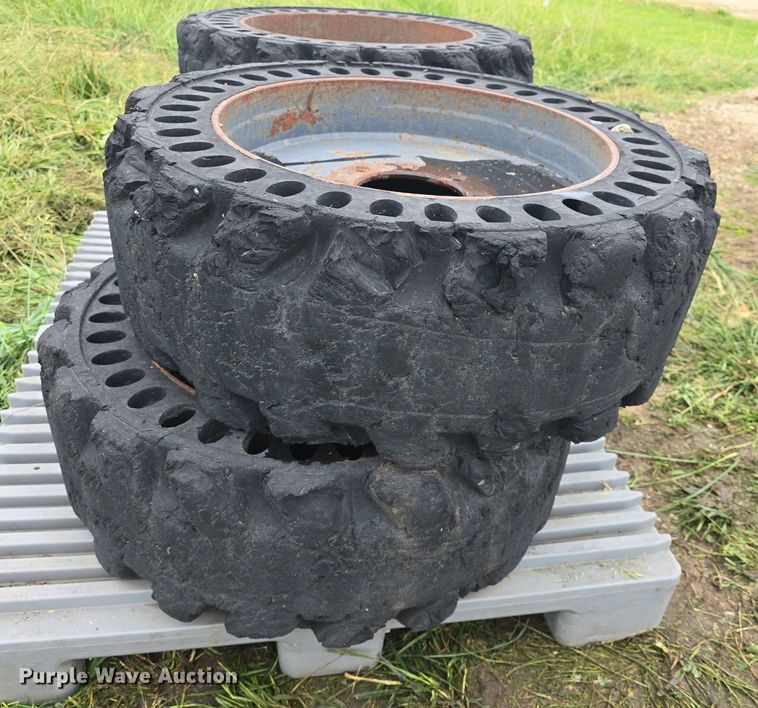 image for item EK6047 (4) 33x6x11 tires and wheels