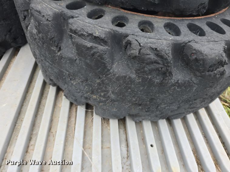 image for item EK6047 (4) 33x6x11 tires and wheels