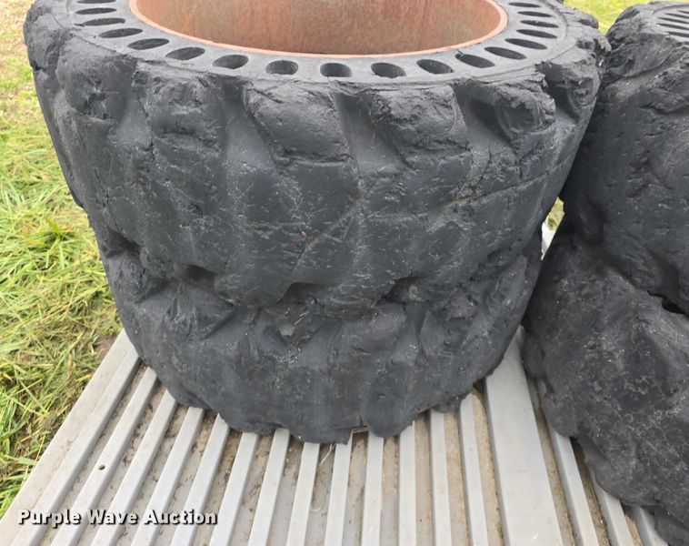 image for item EK6047 (4) 33x6x11 tires and wheels