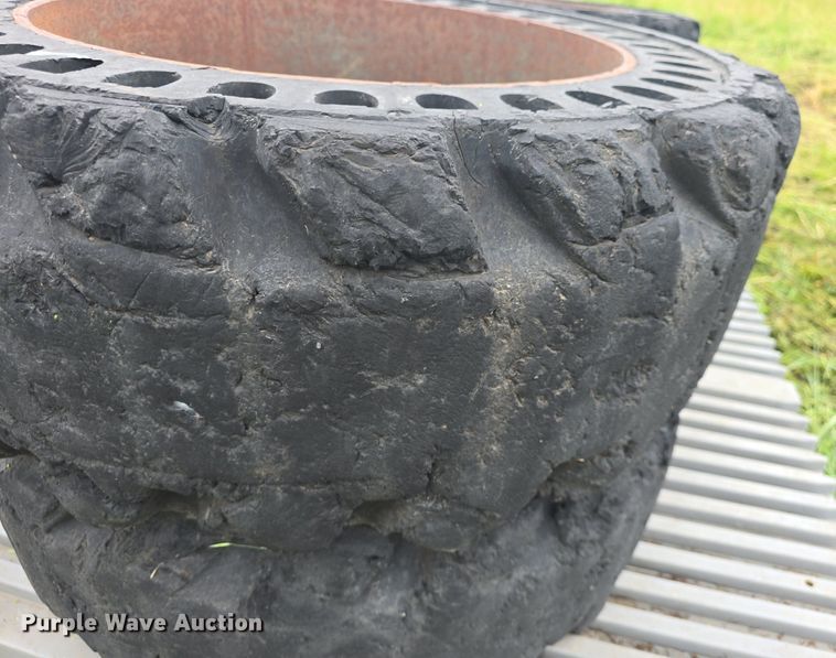 image for item EK6047 (4) 33x6x11 tires and wheels