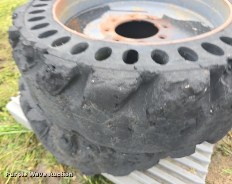 image for item EK6047 (4) 33x6x11 tires and wheels