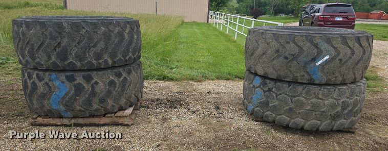 image for item EK6056 (4) Michelin 23.5R25 tires