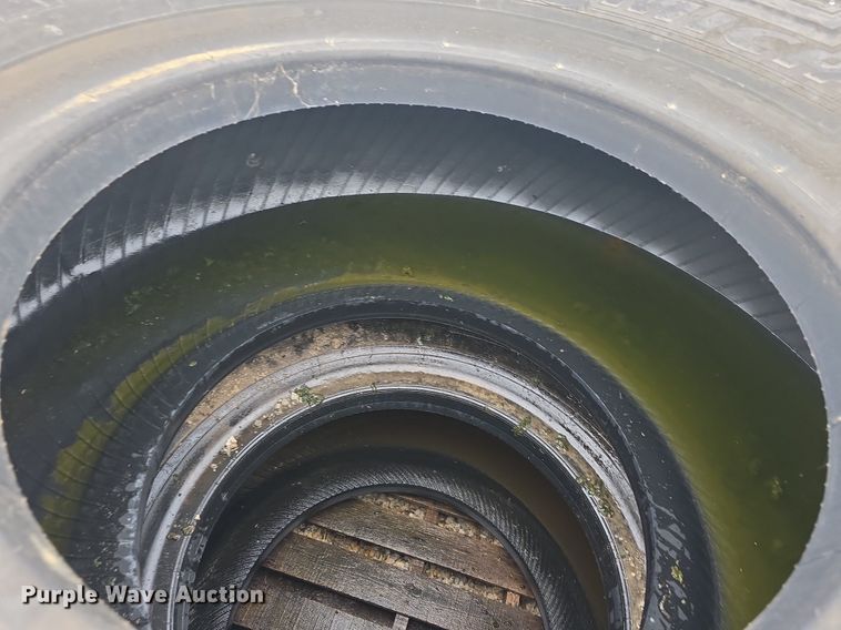 image for item EK6056 (4) Michelin 23.5R25 tires