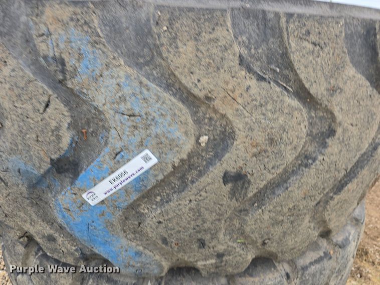 image for item EK6056 (4) Michelin 23.5R25 tires