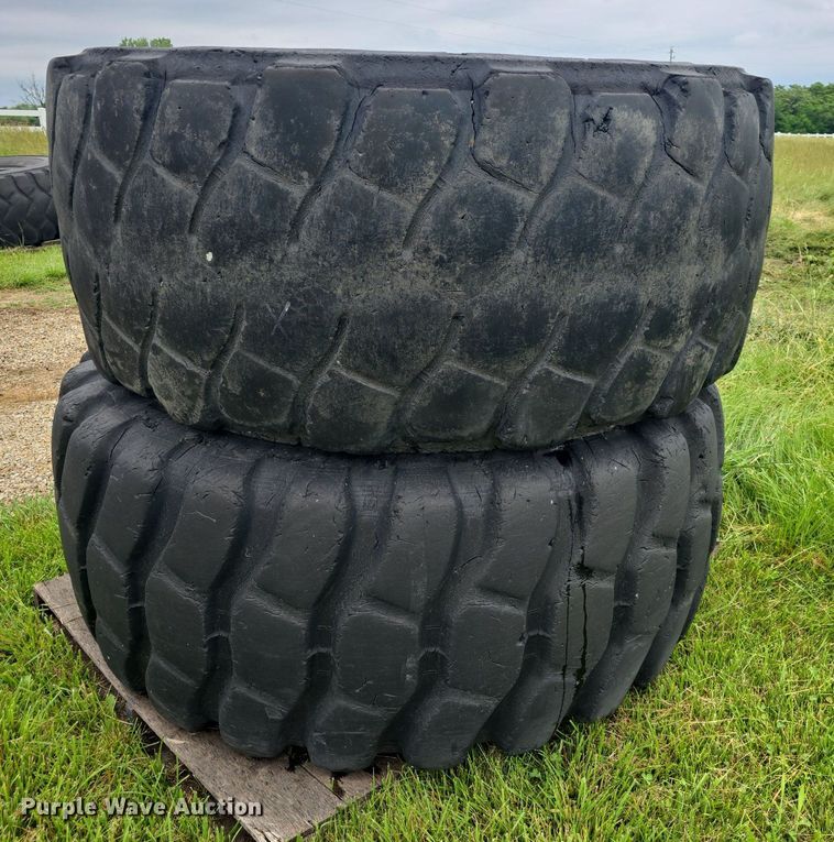 image for item EK6058 (2) Michelin tires
