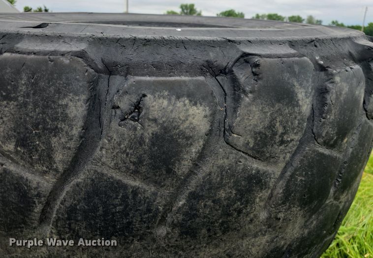 image for item EK6058 (2) Michelin tires