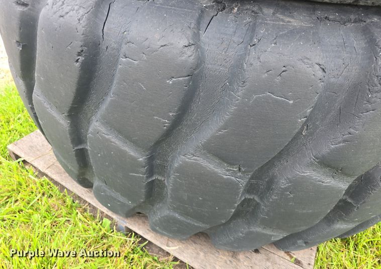 image for item EK6058 (2) Michelin tires