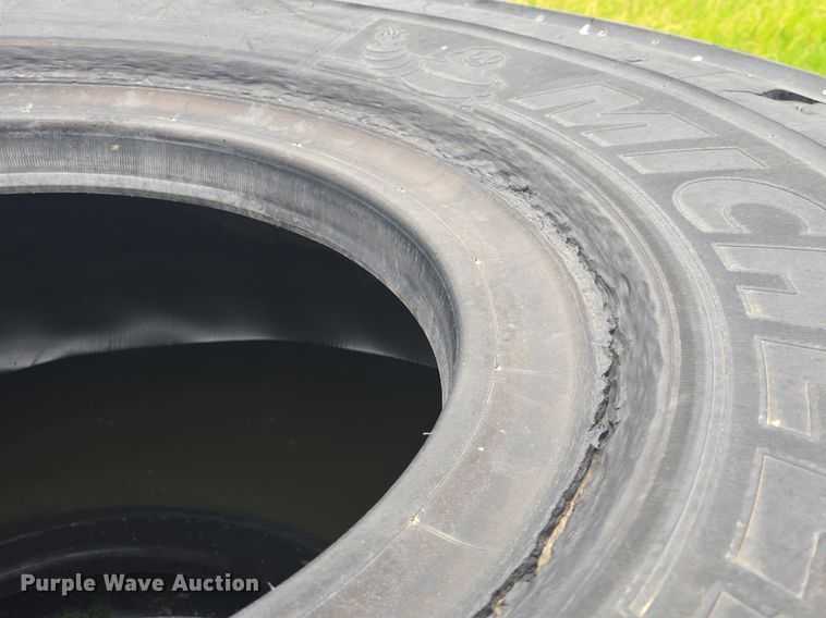 image for item EK6058 (2) Michelin tires