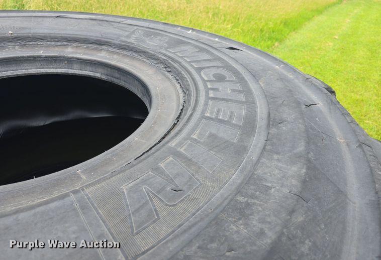 image for item EK6058 (2) Michelin tires