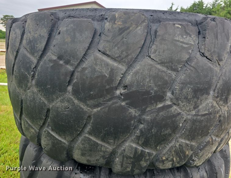 image for item EK6058 (2) Michelin tires