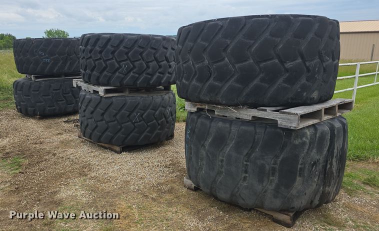 image for item EK6059 (6) 30/65R25 tires and wheels