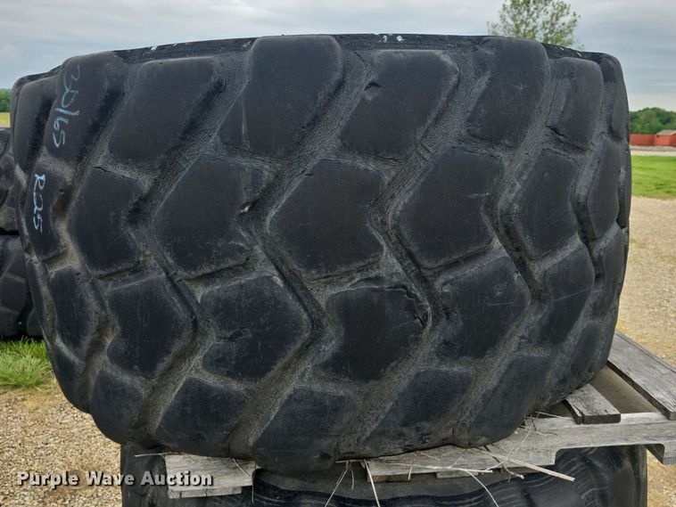 image for item EK6059 (6) 30/65R25 tires and wheels