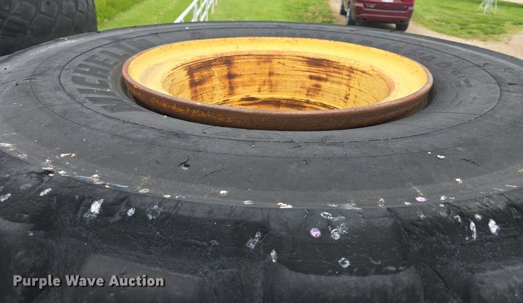 image for item EK6059 (6) 30/65R25 tires and wheels