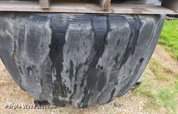 image for item EK6059 (6) 30/65R25 tires and wheels