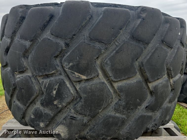 image for item EK6059 (6) 30/65R25 tires and wheels