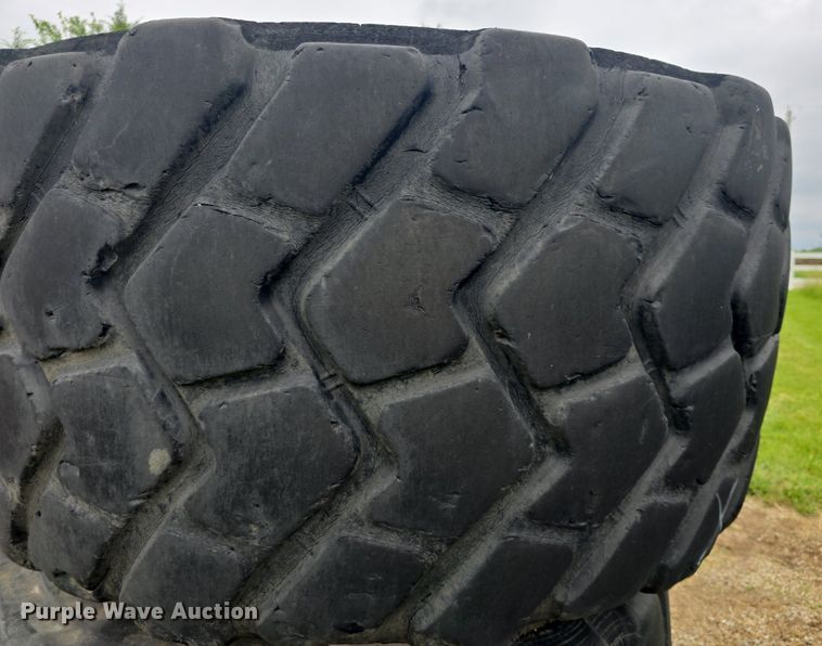image for item EK6059 (6) 30/65R25 tires and wheels