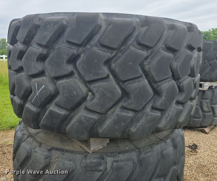 image for item EK6059 (6) 30/65R25 tires and wheels