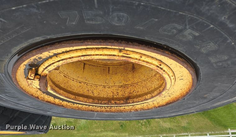 image for item EK6059 (6) 30/65R25 tires and wheels