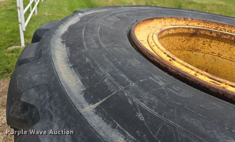 image for item EK6059 (6) 30/65R25 tires and wheels