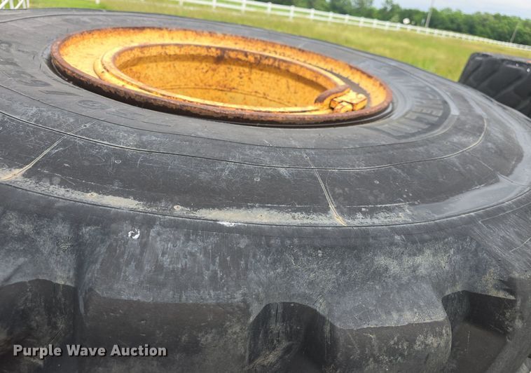 image for item EK6059 (6) 30/65R25 tires and wheels