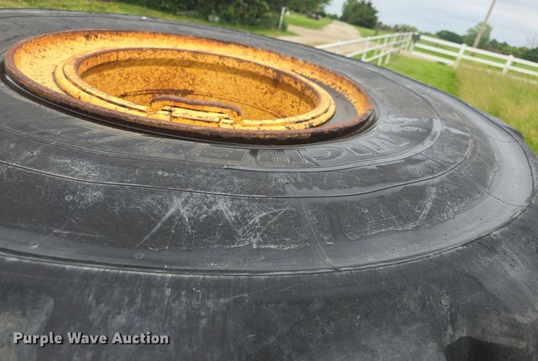 image for item EK6059 (6) 30/65R25 tires and wheels