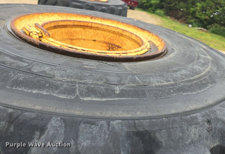 image for item EK6059 (6) 30/65R25 tires and wheels