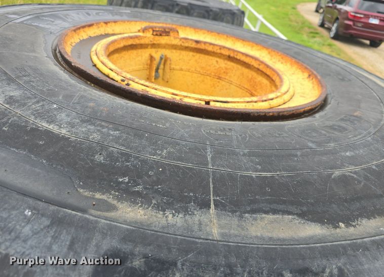 image for item EK6059 (6) 30/65R25 tires and wheels