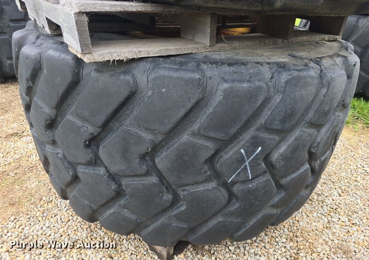 image for item EK6059 (6) 30/65R25 tires and wheels