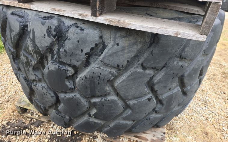 image for item EK6059 (6) 30/65R25 tires and wheels