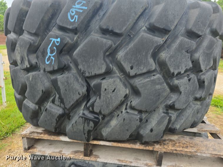 image for item EK6059 (6) 30/65R25 tires and wheels