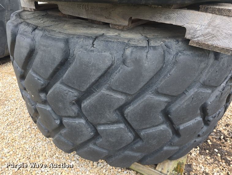 image for item EK6059 (6) 30/65R25 tires and wheels