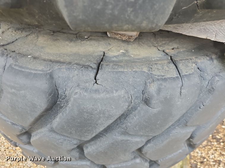 image for item EK6059 (6) 30/65R25 tires and wheels