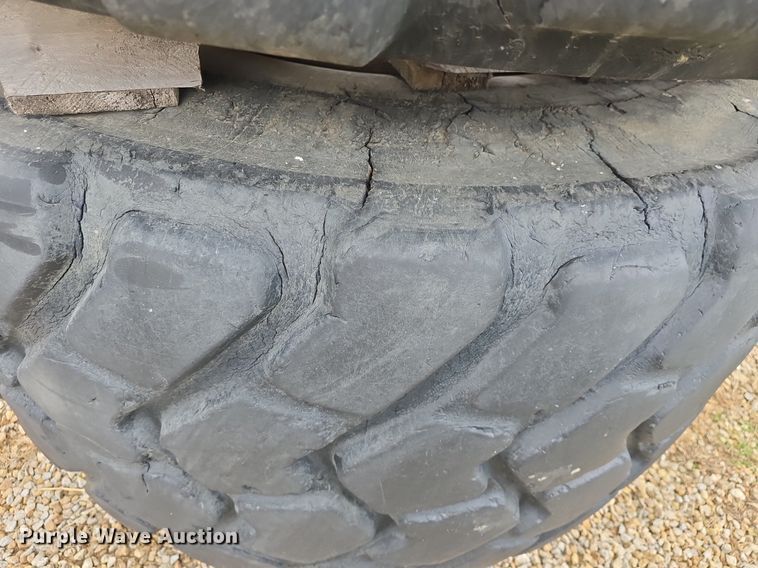 image for item EK6059 (6) 30/65R25 tires and wheels