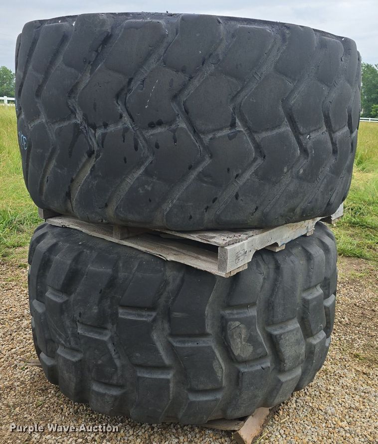 image for item EK6059 (6) 30/65R25 tires and wheels