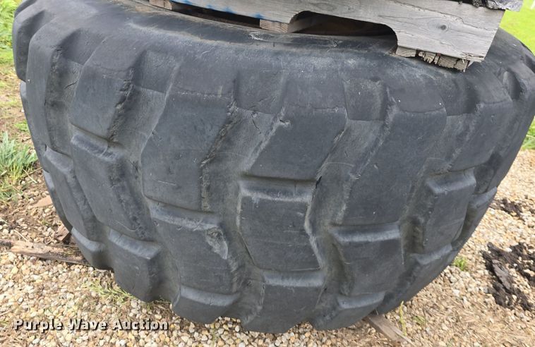 image for item EK6059 (6) 30/65R25 tires and wheels