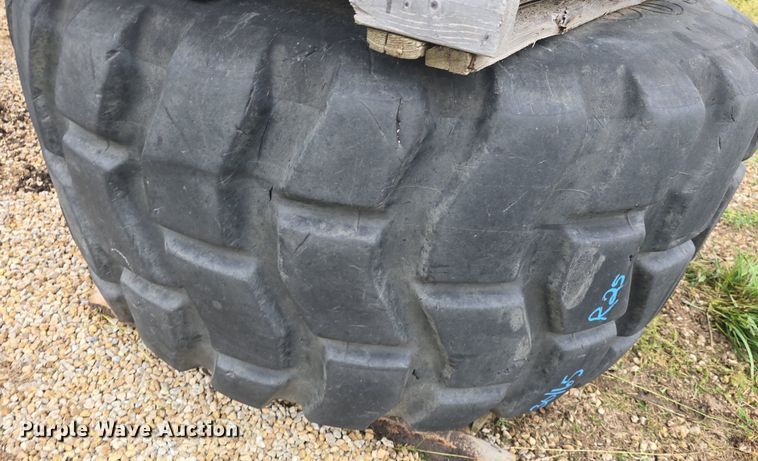 image for item EK6059 (6) 30/65R25 tires and wheels