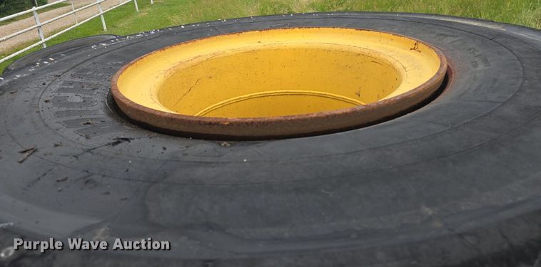 image for item EK6059 (6) 30/65R25 tires and wheels