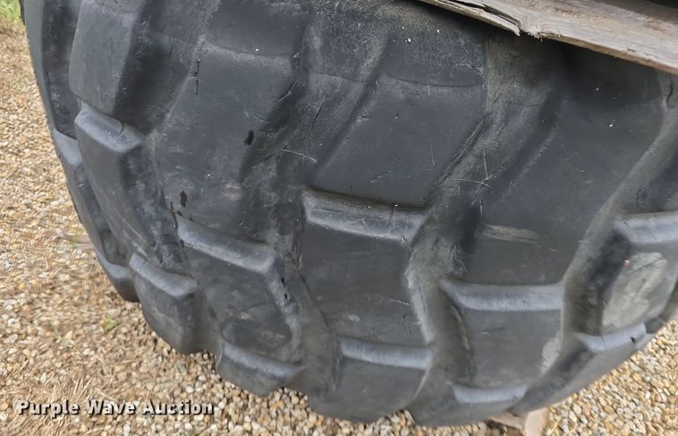 image for item EK6059 (6) 30/65R25 tires and wheels