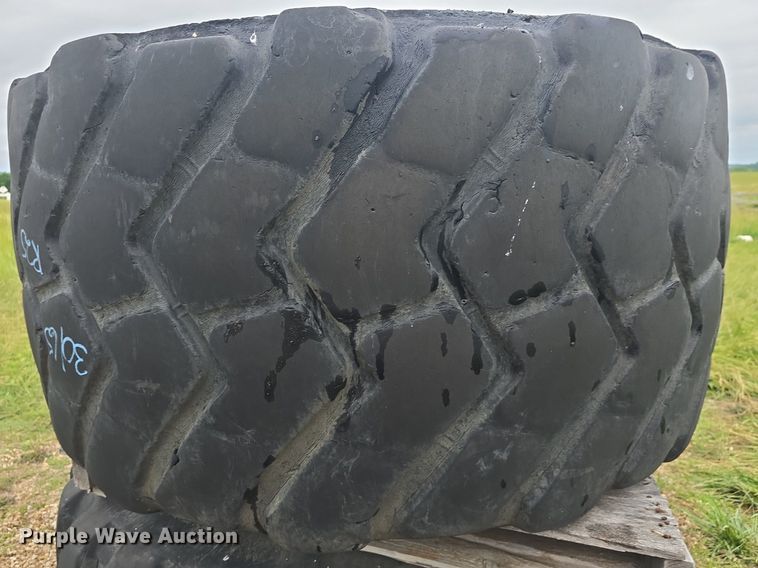 image for item EK6059 (6) 30/65R25 tires and wheels