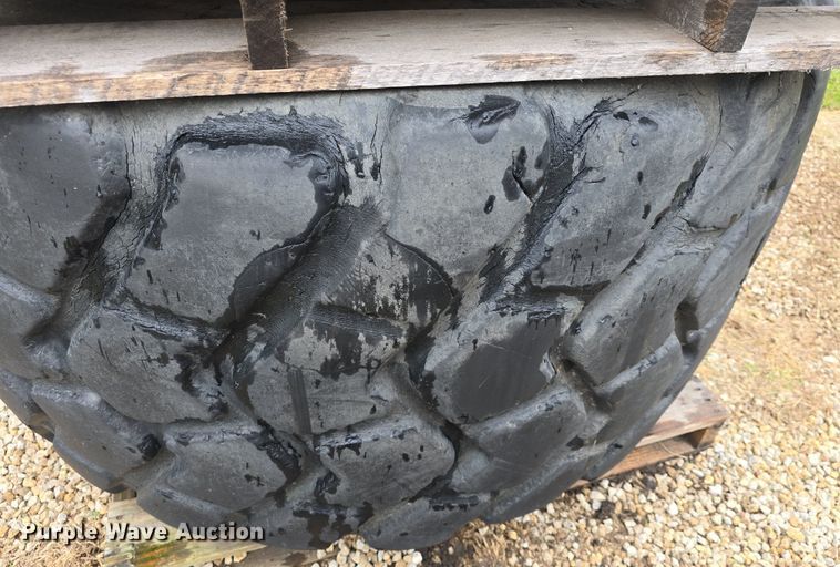 image for item EK6059 (6) 30/65R25 tires and wheels