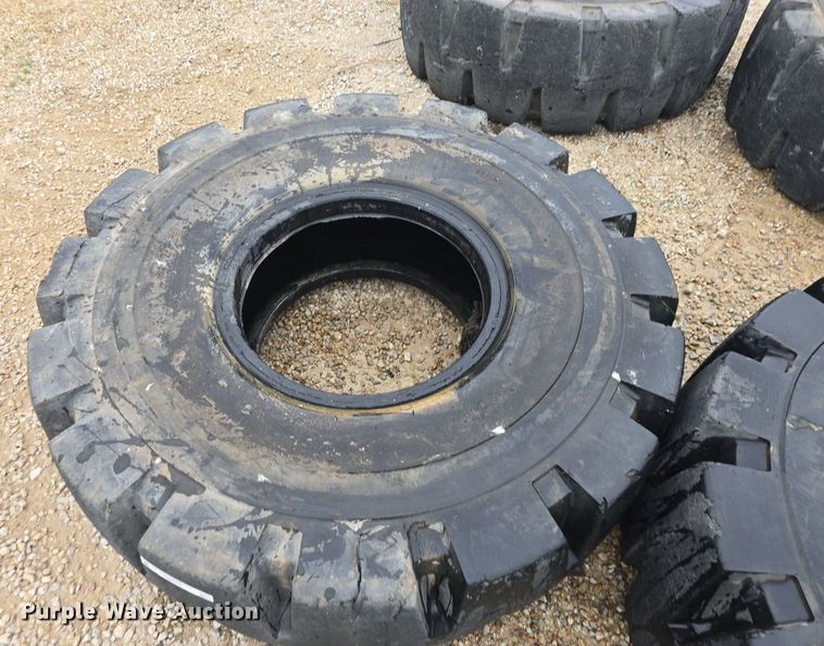 image for item EK6060 (4) S.T.A. 20.5-25 tires