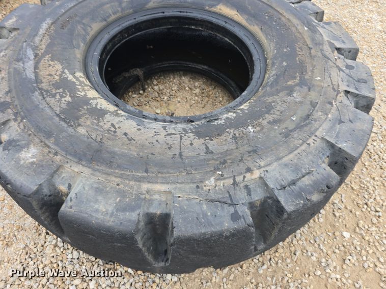 image for item EK6060 (4) S.T.A. 20.5-25 tires