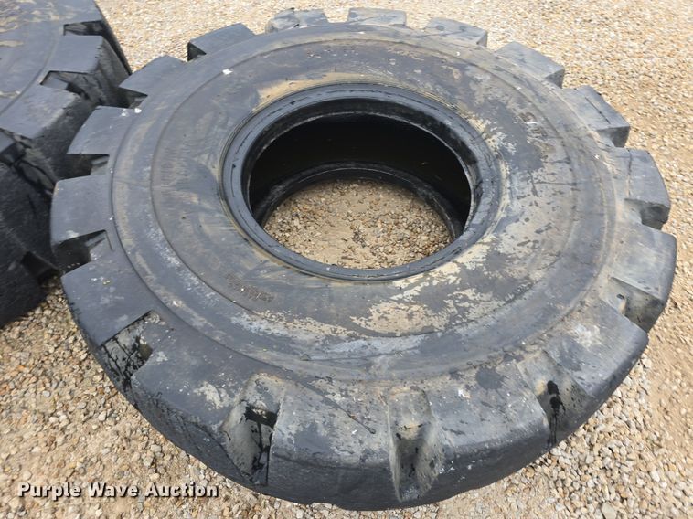 image for item EK6060 (4) S.T.A. 20.5-25 tires