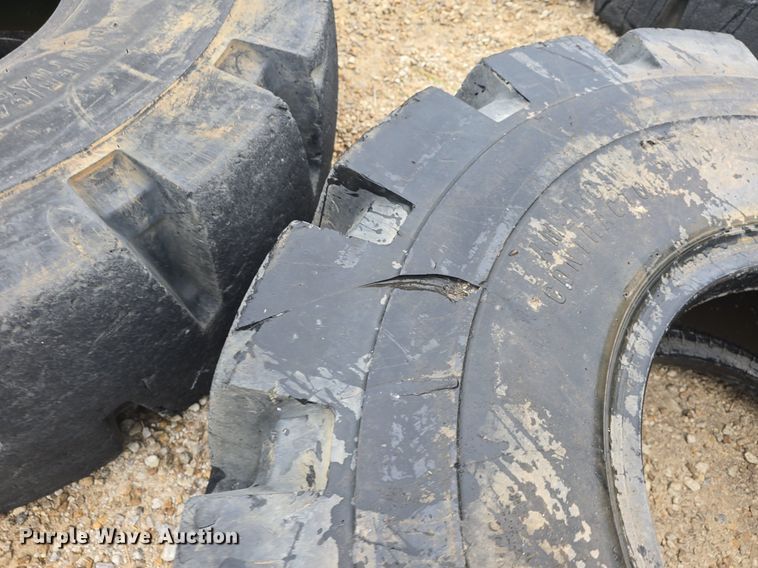 image for item EK6060 (4) S.T.A. 20.5-25 tires