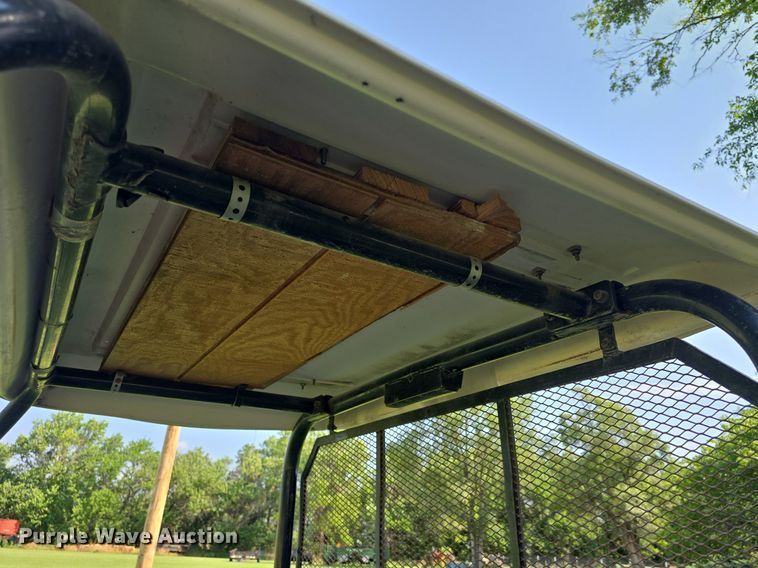 image for item EK6098 1999 Kawasaki Mule 2510 utility vehicle