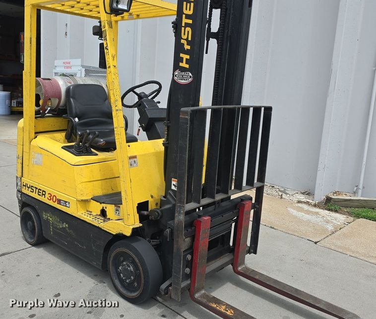 image for item EK6107 Hyster S30XM forklift