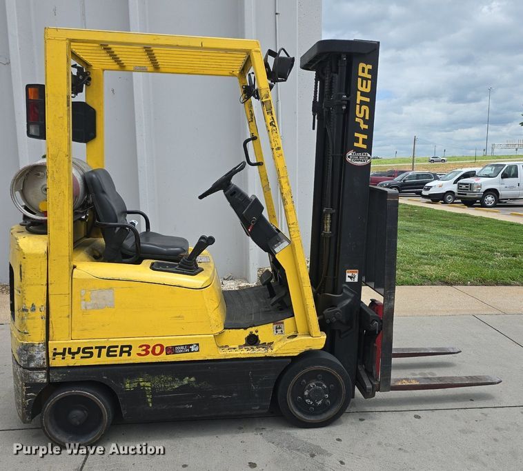 image for item EK6107 Hyster S30XM forklift