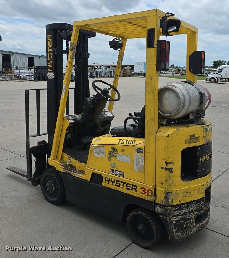 image for item EK6107 Hyster S30XM forklift