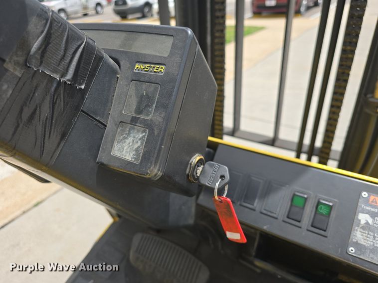 image for item EK6107 Hyster S30XM forklift