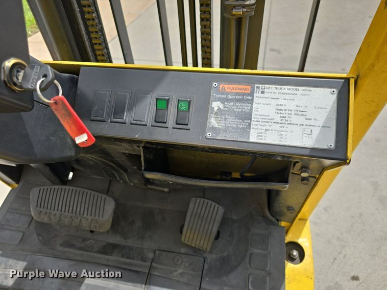 image for item EK6107 Hyster S30XM forklift